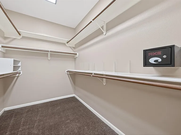 232 Doncaster St — Photo 32