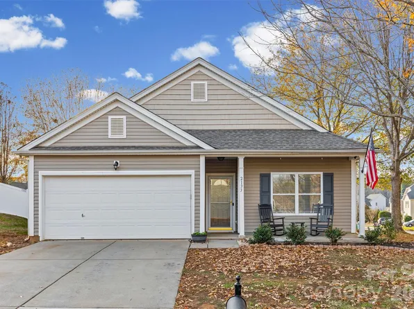 2133 Seabrook Ln, Fort Mill, SC 29715