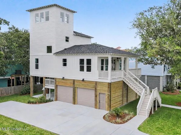 120 Beachview Dr, Pass Christian, MS 39571