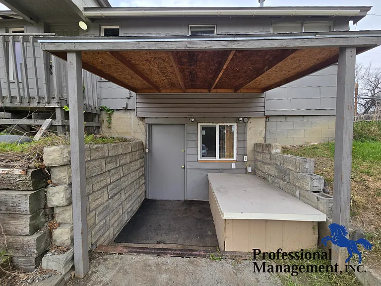 46 Adams St #1/2 — Photo 2