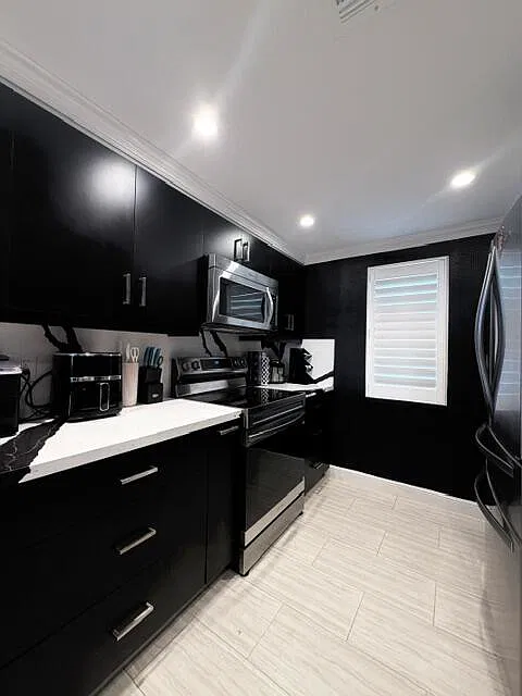 2 bed, 2.0 bath, 1020 sqft, $5,000 — Photo 3