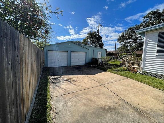 4th image of 4419 Avenue N