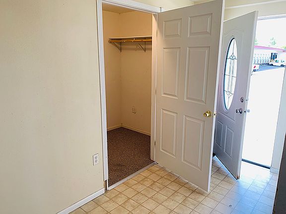 Front Entry/closet