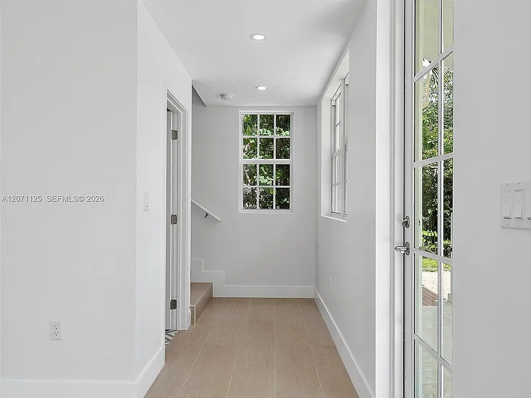 112 Florida Ave — Photo 11