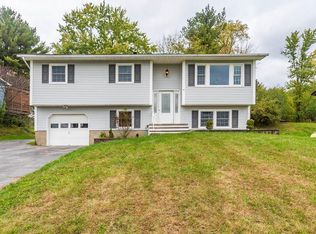 4 Roe Cir, Monroe, NY 10950