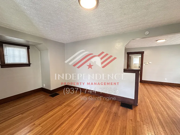 2720 Dwight Ave — Photo 6