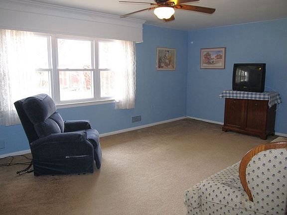 Living Room, Ceiling Fan!