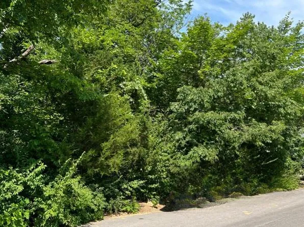 31674 Dogwood Ln, Foristell, MO 63348