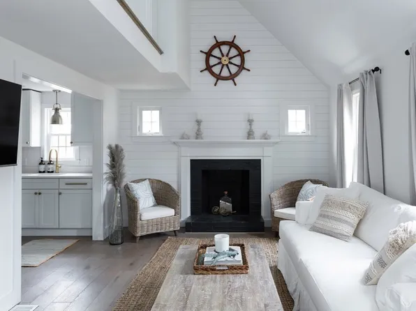 50 Lake Rd, West Yarmouth, MA 02673