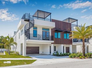 8625 5th St N, Petersburg, FL 33702