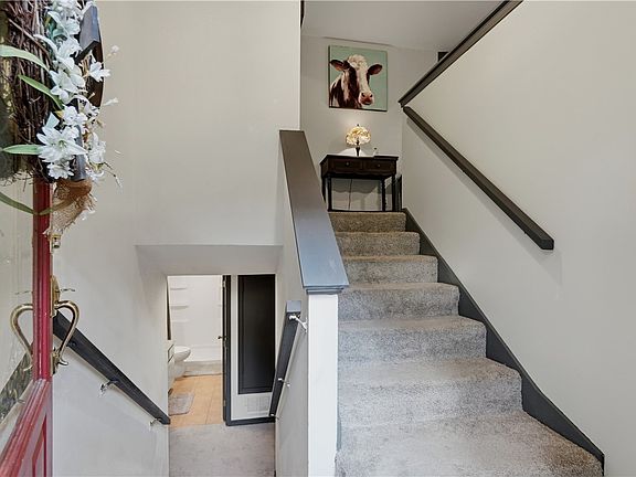 3rd image of 109 Jay Ln