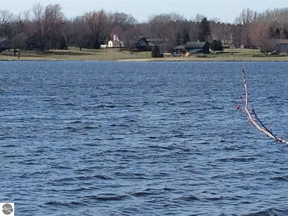 4th image of 1020 Peninsula Dr