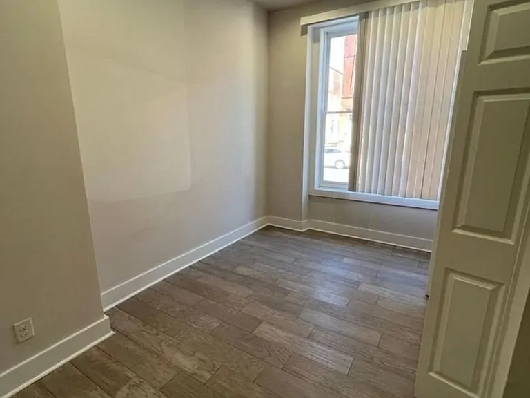 1906 W Diamond St #3 — Photo 6