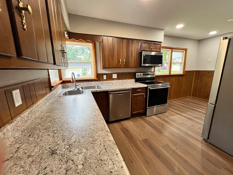 62 Woodlawn Dr — Photo 11