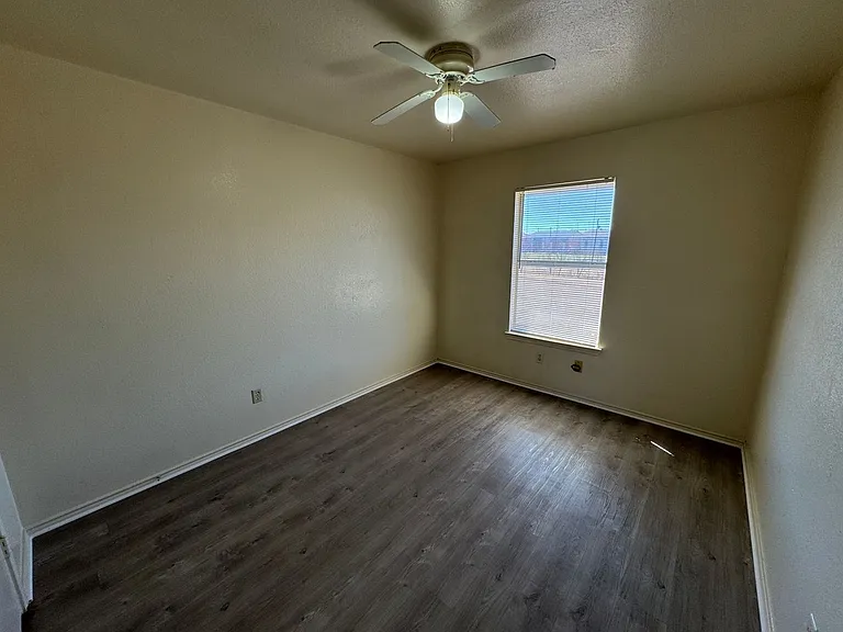 1709 Cedarhill — Photo 12