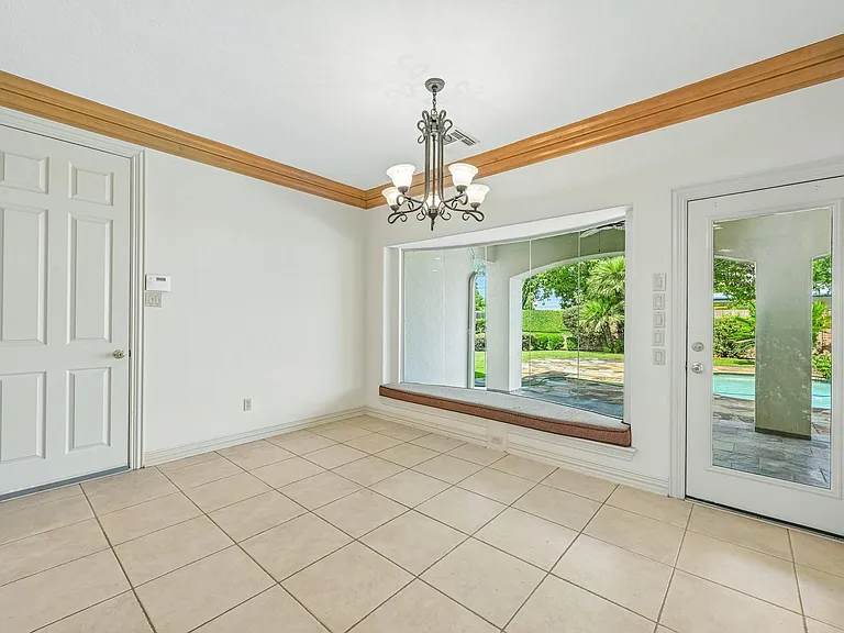 1611 Copperas Cv — Photo 18