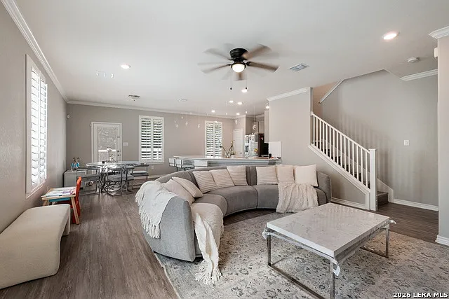 3 bed, 2.5 bath, 1860 sqft, $2,050 — Photo 4