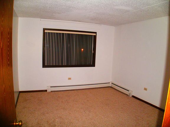 5th image of 9975 Franchesca Ct APT 1B