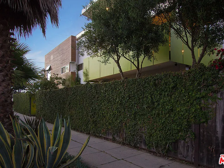 1046 6th Ave — Photo 29