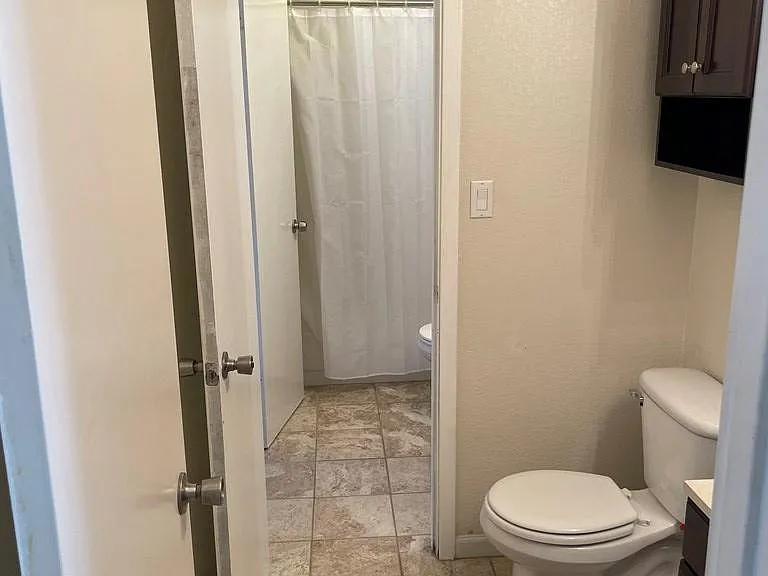1434 Lindell Ct — Photo 15