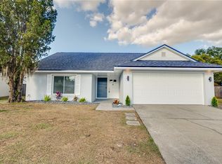 2074 Shadow Pine Dr, Brandon, FL 33511