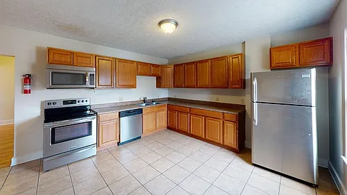 1369 Summit St Photo 1