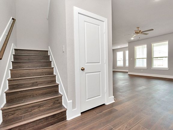 3rd image of 1233 Scarlet Creek Dr