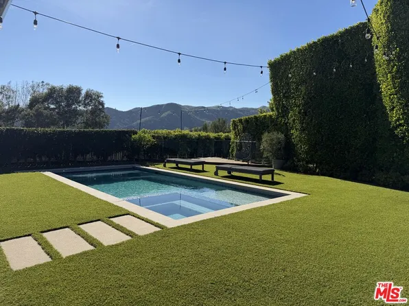 13710 Bayliss Rd, Los Angeles, CA 90049