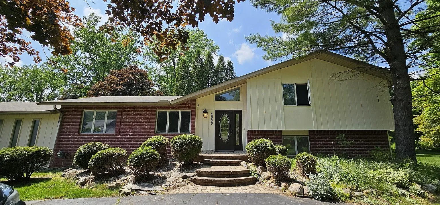 4 bed, 3.5 bath, 2193 sqft, $3,000 — Photo 1