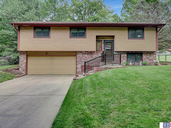 4th image of 820 Indian Hills Dr