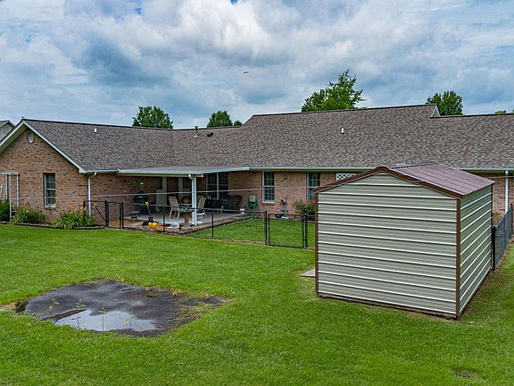 5th image of 211 Larkspur Ln