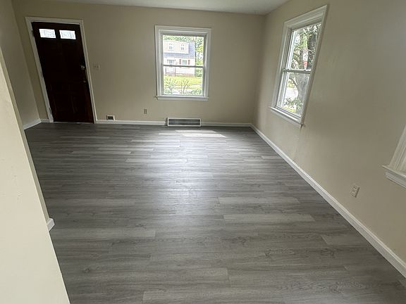 3rd image of 3895 E 177th St #1