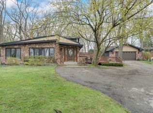 8738 W 103rd St, Palos Hills, IL 60465