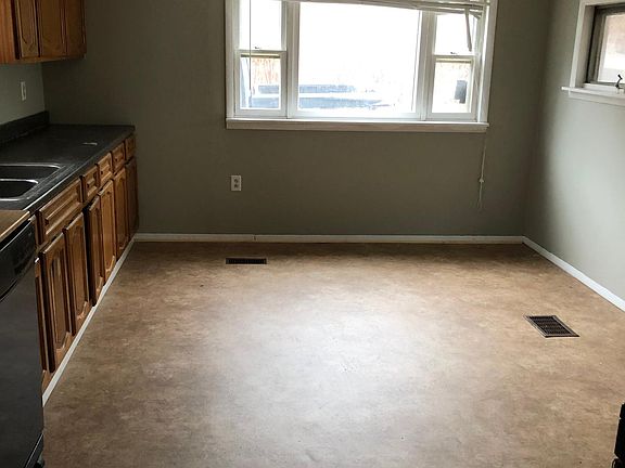 3rd image of 217 Park St