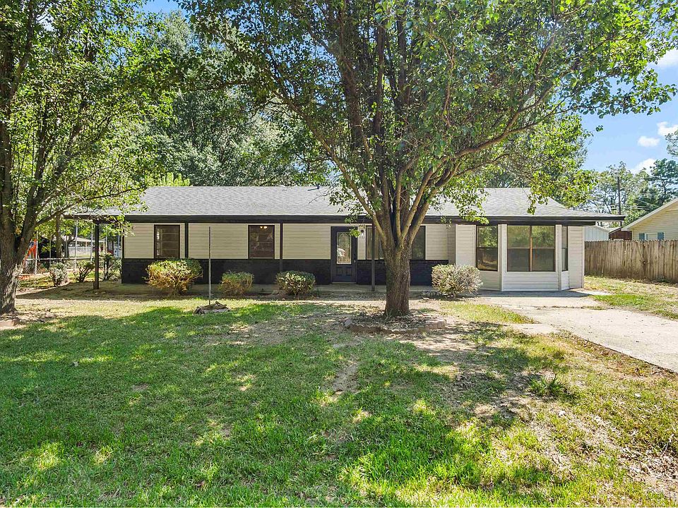 1st image of 611 Fletcher Pl