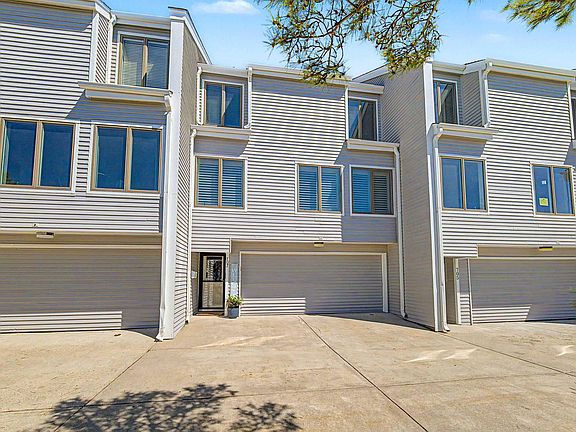 2nd image of 707 Bayshore Ave #707
