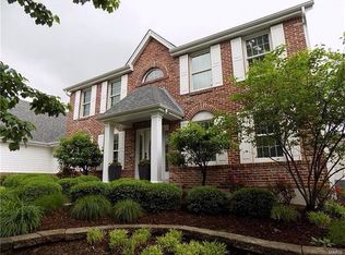 15775 Summer Ridge Dr, Chesterfield, MO 63017