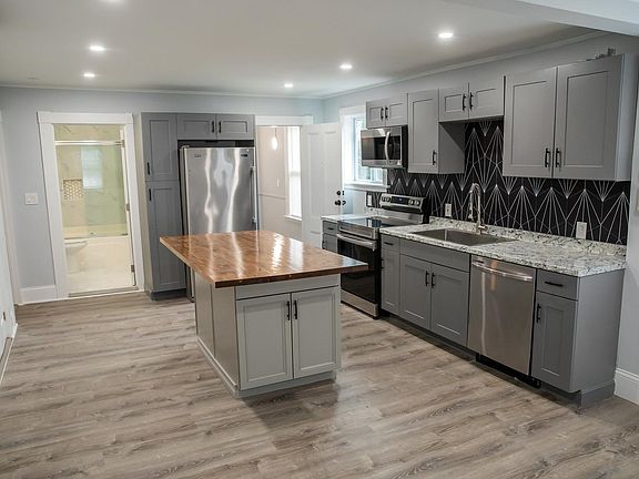 2nd image of 6 Bristol St #2