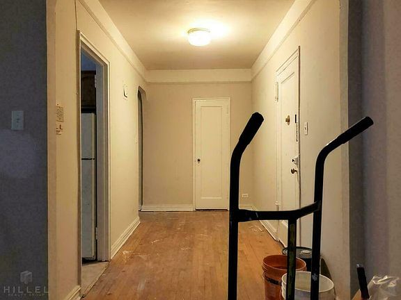 3rd image of 8505 Elmhurst Ave APT 1b