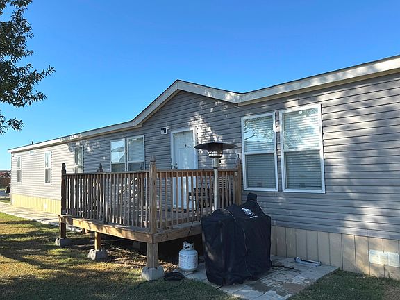 3rd image of 312 Candlewood Cir