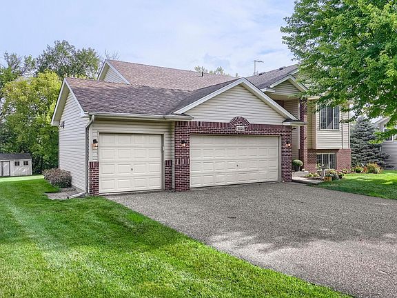 2nd image of 10324 Kalen Ln NE