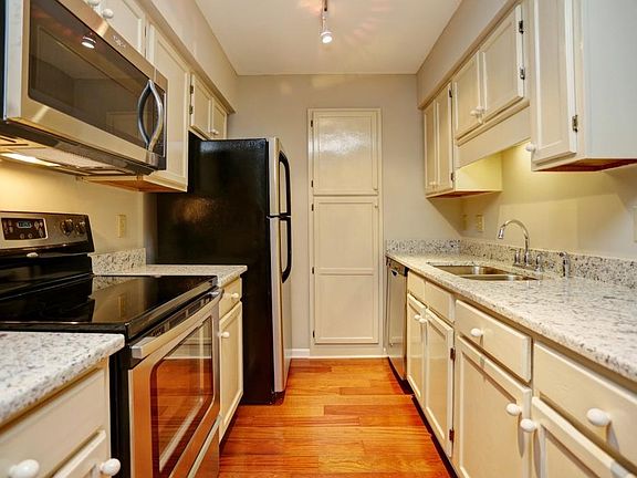 4th image of 2312 Pine Heights Dr NE #2312