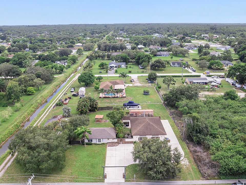 1st image of 17798 W Sycamore Drive