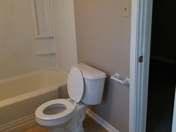 3rd image of 1114 E Pembroke Ave #A