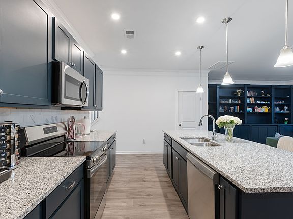 3rd image of 344 Winston Way
