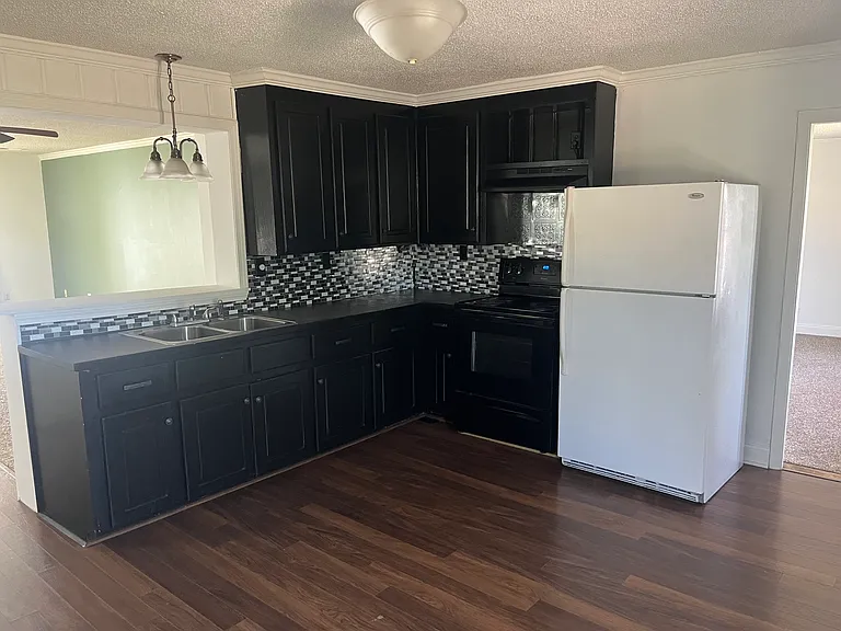 937 Red Fox Rd — Photo 8