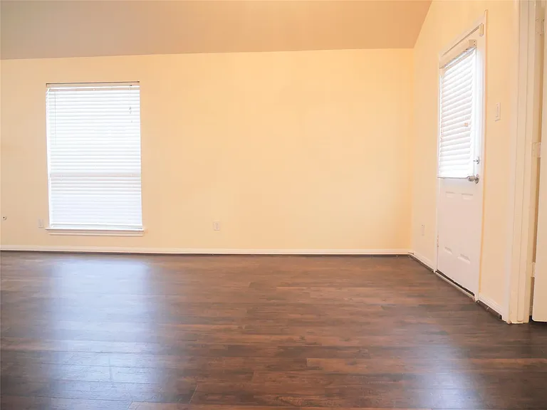 2311 Flint Brook Ct — Photo 17