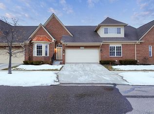 48608 Oak Bridge Dr, Canton, MI