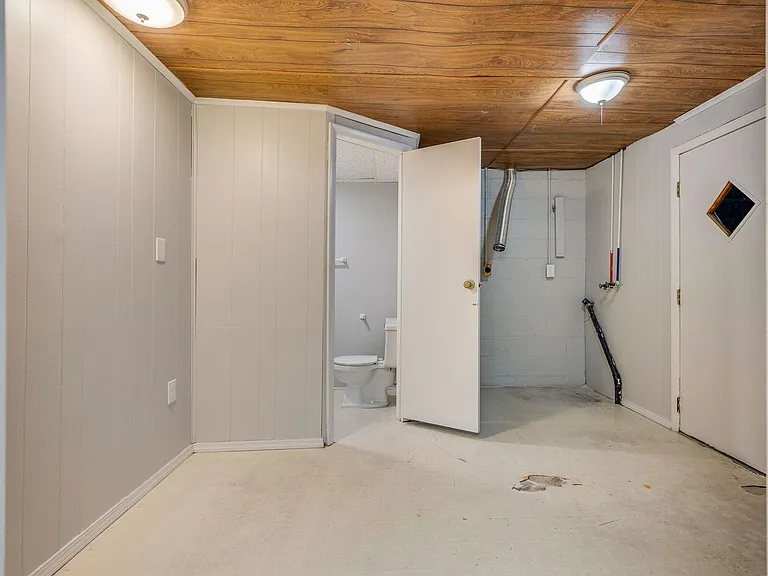 729 Foothills Rd — Photo 22