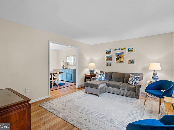 4th image of 3808 Cherry Valley Dr
